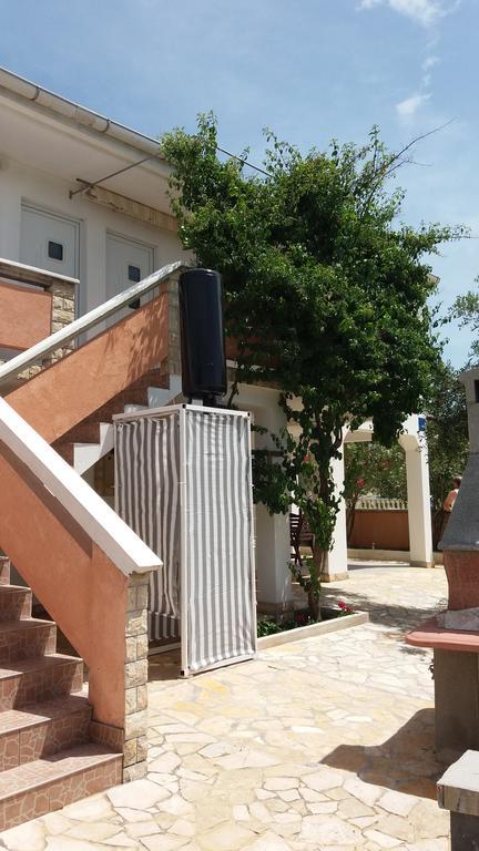 Apartments Jolic Vir Exterior photo